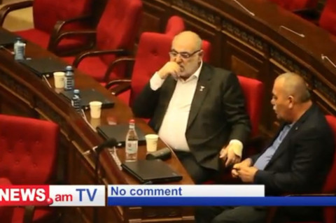 No comment. Գեներալ Մանվելի «զբաղմունքն» ԱԺ-ում