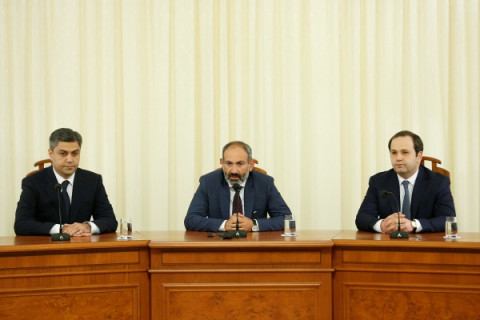 Նիկոլ Փաշինյանը ներկայացրեց Արթուր Վանեցյանին եւ խնդիրներ դրեց ԱԱԾ-ի առջեւ