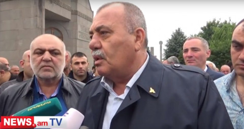 Ինքը զինվորական տղայա, բանակը լավ գիտի. Մանվել Գրիգորյանը՝ Դավիթ Տոնոյանի մասին