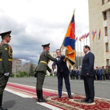 Դավիթ Տոնոյանին է փոխանցվել ՀՀ պաշտպանության նախարարի ռազմադրոշը