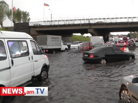 Հորդառատ անձրևի հետևանքները Երևանում