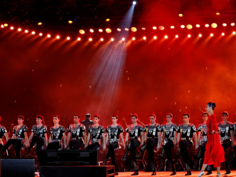 Տոնական համերգ Հանրապետության հրապարակում. ներկա են նաեւ վարչապետն ու նախագահը