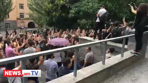 ԵՊՀ ուսանողները դասադուլ են հայտարարել. պահանջում են ռեկտոր Արամ Սիմոնյանի հրաժարականը