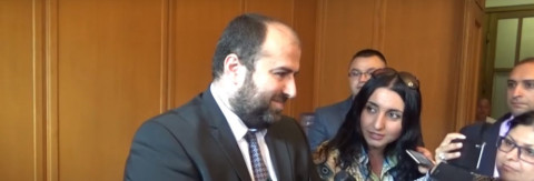 Ի՞նչ է նշանակում ջատագով. նախարարի հարցը լրագրողին
