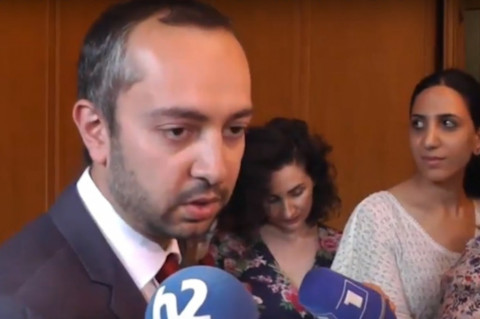 Ինչի՞ համար ներողություն խնդրեմ. Էդուարդ Աղաջանյանը՝ Բաբլոյանին հրավիրելու մասին
