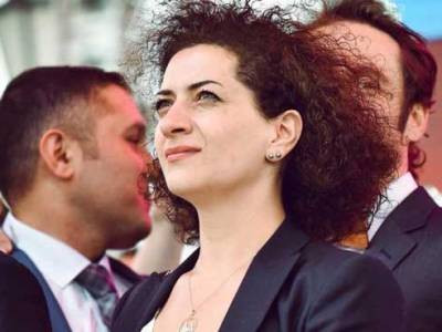 Ամուսնուս քաղաքական որոշումների վրա ընդհանրապես չեմ ազդում. Աննա Հակոբյան