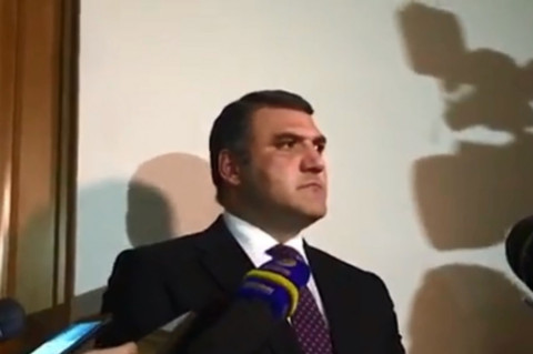 Եթե ես խմբակցությունից դուրս գայի, մանդատս վայր կդնեի. Կոստանյանի ակնարկը՝ ՀՀԿ-ն լքողներին