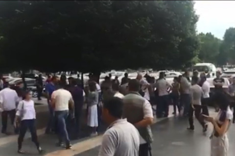 «Դեմ եմ»-ի բողոքի ակցիան Կառավարության դիմաց. միացել է նաև «Ելքի» պատգամավորը