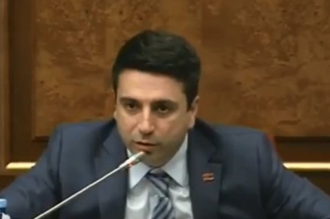 «Բացահայտ խաբեություն է, «լոխատրոն». Ալեն Սիմոնյանը բողոքեց «Օդից փող» հաղորդումից
