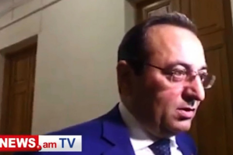 Ինչ է՝ համոզում եք, որ հրաժարական տա՞մ. Արծվիկ Մինասյանը՝ լրագրողներին