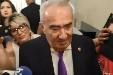 Հերոս էր, դրա համար մեզ հետ ԱԺ-ում էր. Գալուստ Սահակյանը՝ գեներալ Մանվելի մասին