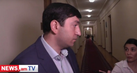 «Այ տուշոնկա». Մանվել Գրիգորյանի սանիկ Անդրանիկ Կարապետյանը՝ լրագրողին