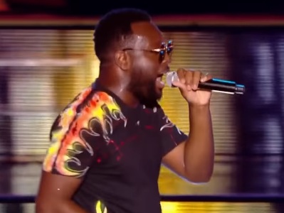 Maitre Gims-ը երգել է «Մի գնա» երգը՝ Նիցցայի կենտրոնում