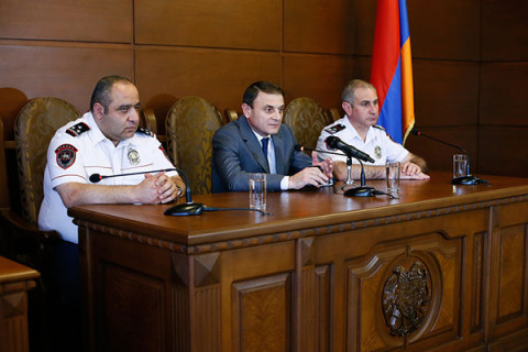 Վալերի Օսիպյանը ներկայացրել է Երեւանի նորանշանակ ոստիկանապետին