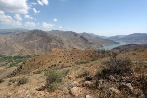 Հակառակորդի կողմից առաջխաղացում չկա, միջդիրքային տեղաշարժեր են. կադրեր Նախիջեւանի հետ սահմանագոտուց