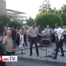 Կաթողիկոսը 19 տարի գոյություն չունի ժողովրդի կյանքում. Կարեն Պետրոսյան