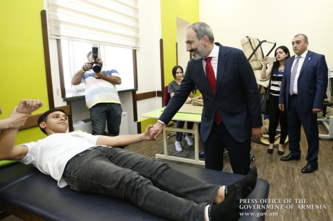 Նիկոլ Փաշինյանը ծանոթացել է վիրավոր զինծառայողների բուժման պայմաններին