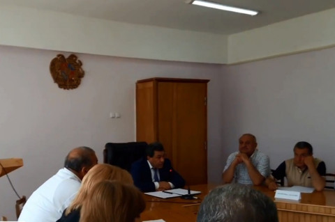 Արամ Դանիելյանը հրաժարական տվեց. Հրազդանի ավագանին որոշումը կայացրեց միաձայն