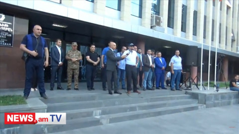 Կապանի քաղաքապետին չթողեցին խոսել. հավաքվածները սուլեցին