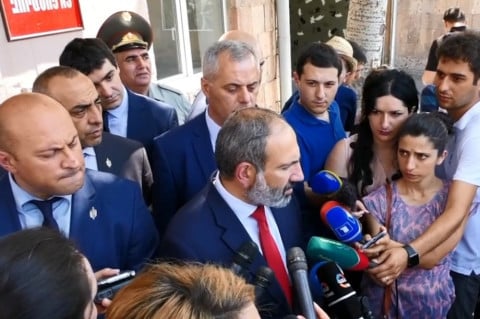 Մի մտածեք, որ զանգում եմ, թե էս ինչին ձերբակալեք, էս ինչին բաց թողեք. Փաշինյան