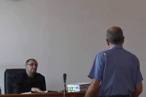 Քննիչի կողմից կաշառք վերցնելու գործով դատարանում ցուցմունք տվեց Էրեբունու դատախազը