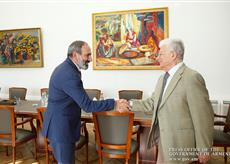 Անակնկալ ունեմ Ձեզ համար. Նիկոլ Փաշինյանը՝ աշխարհահռչակ ֆիզիկոս Յուրի Օգանեսովին