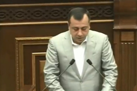 «Ծառուկյան» խմբակցության պատգամավոր Հրանտ Դավթյանը երդվեց