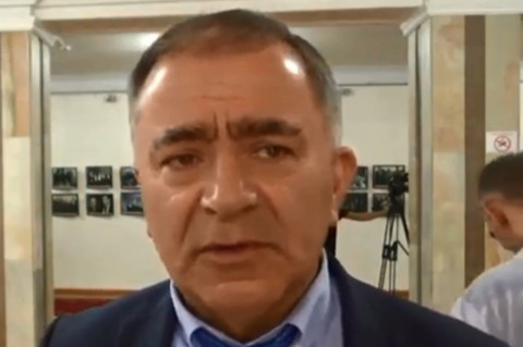 Խեղճ տղա են գտել, աներն էլ էստեղ չէ. Մուրադ Մուրադյանը՝ Մասիսի քաղաքապետին կալանավորելու մասին