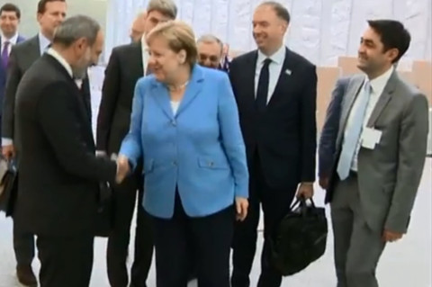 Փաշինյան-Մերկել ձեռքսեղմումը Բրյուսելում