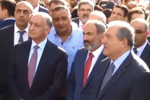 Փաշինյանն Արմեն Սարգսյանի հետ մասնակցում է Արամ Մանուկյանի արձանի բացմանը