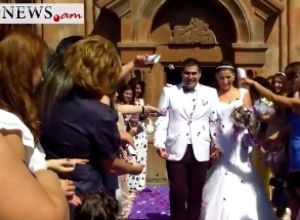 «ԴԵՄ ԵՄ» նախաձեռնության անդամներ Նելլիի եւ Սերգեյի պսակադրությունը