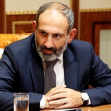 Ձեզ շարունակում են ձայն չտալ. Փաշինյանը կատակով դիմեց լրագրողին
