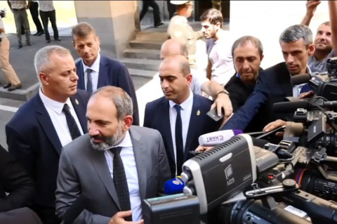 Փաշինյանը կոչ արեց աղջիկներին ընտրել զինվորականի մասնագիտությունը