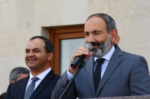 «Ուռա»-ն ինչի՞ չկա. զվարճալի դեպք Փաշինյանի ելույթի ժամանակ