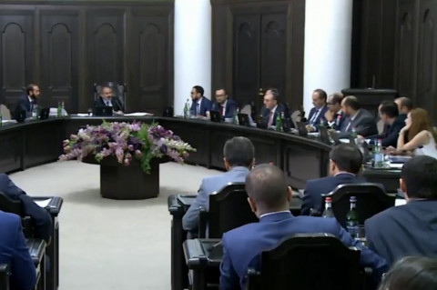 Օրը 300-500 նամակ եք ստանո՞ւմ. ԿԳ նախարարի պատասխանը զարմացրեց Փաշինյանին