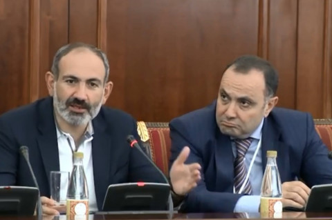Հեղափոխության օրերին ակցիաներ արած մարդկանց հանեք սև ցուցակներից. Փաշինյանը՝ դեսպաններին
