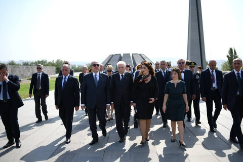 Հայաստանի և Իտալիայի նախագահները հարգանքի տուրք են մատուցել Հայոց ցեղասպանության զոհերի հիշատակին