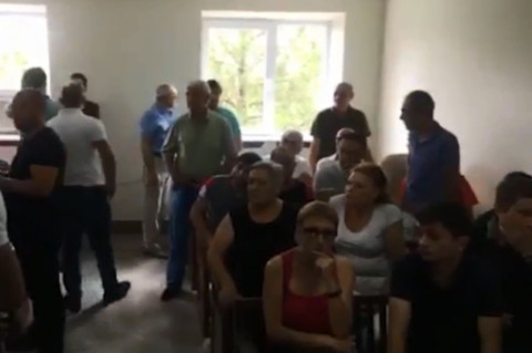 «Երրորդմասցի Լյովիկի» եւ ամբաստանյալների հարազատները վիճեցին դատարանում