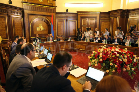 Պարոն Ավինյան, հաստատո՞ւմ եք Զոհրաբ Մնացականյանի խոսքերը. Փաշինյանը կատակեց