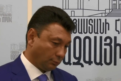 Ի՞նչ է նշանակում խորհրդարանն ինքնալուծարվի, ես դեմ եմ. Շարմազանովը՝ Փաշինյանի առաջարկի մասին