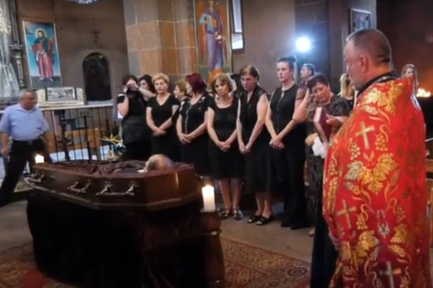 «Արարատ-73»-ի լեգենդար դարպասապահ Ալյոշա Աբրահամյանի հոգեհանգստի արարողությունը Երևանում