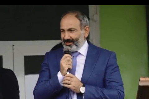 111 առաջին դասարանցի ունեք, այսինքն, 5 հատ 1 եղավ, գոլդ համար եք բռնել. Փաշինյանը կատակեց