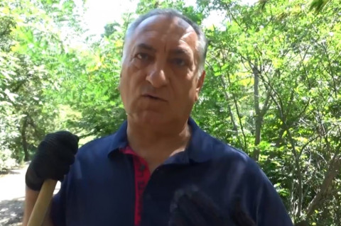 No comment. պոեզիայի սիրահար Կամո Արեյանը