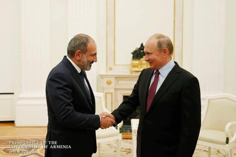 Pashinyan and Putin meet in Moscow