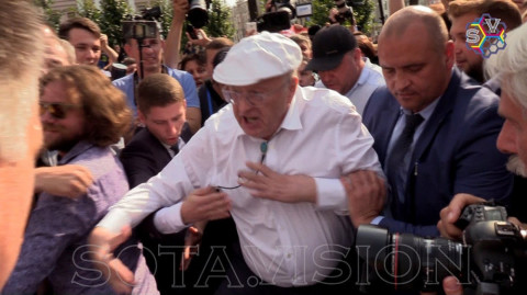 How Zhirinovsky beats activists protesting against pension reforms