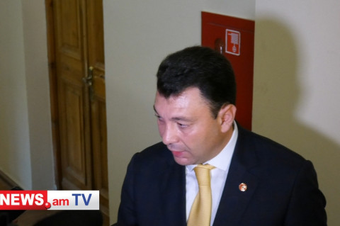 Եթե Գորիկ Հակոբյանն ու Վահրամ Շահինյանը լինեին, Փաշինյանն օդ կհաներ ԱԺ-ն. Շարմազանով