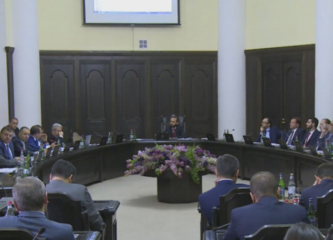 Սատանան մանրուքների մեջ է. Արարատ Միրզոյանը՝ Արծվիկ Մինասյանին