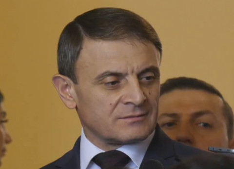 Եթե անձի մոտ զենք կա, ո՞նց մոտենանք. Օսիպյանը՝ «ասֆալտին պառկեցնելու» մասին