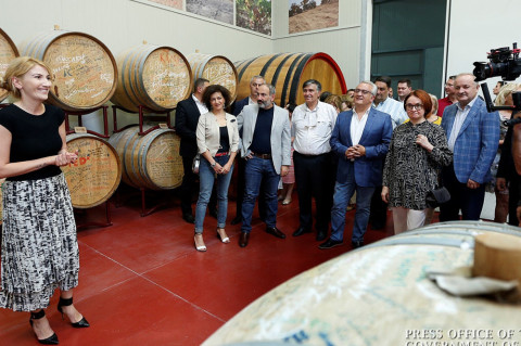 Նիկոլ Փաշինյանի և նրա տիկնոջ այցն Արմաս գինու գործարան