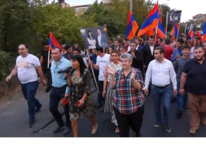 Խուլիգանի հայհոյանքներով վիրավորում են իմ զավակին, մահացած հորս, չեմ ներելու. Նաիրա Զոհրաբյան
